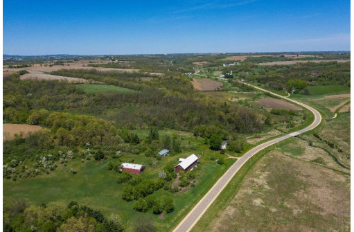 485 County Road H, Mount Horeb, WI 53572