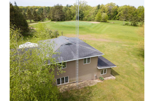 W1613 Golf View Dr, Montello, WI 53949