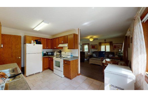 110 W 3rd St, Beaver Dam, WI 53916