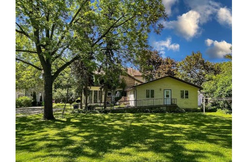 110 W 3rd St, Beaver Dam, WI 53916