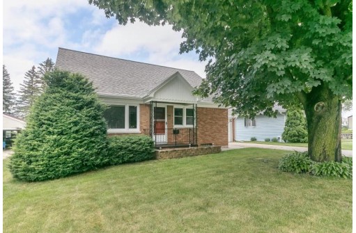 806 W Jefferson St, Waupun, WI 53963