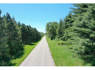 10 +/- ACRES Town Hall Rd Lyndon Station, WI 53944