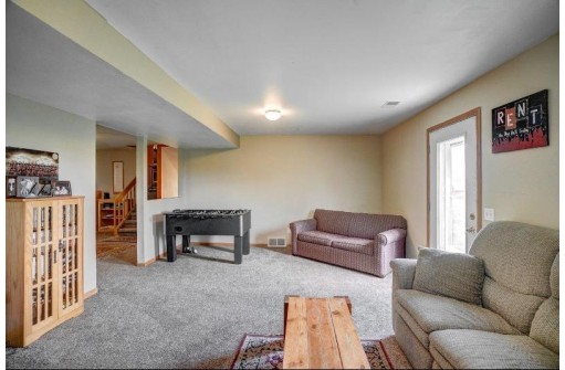 N9230 Hughes Rd, Belleville, WI 53508