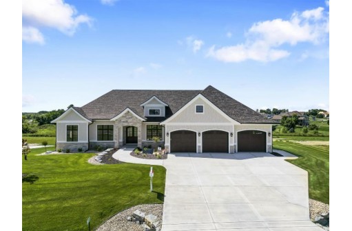 6641 Wagners Vineyard Tr, Sun Prairie, WI 53590