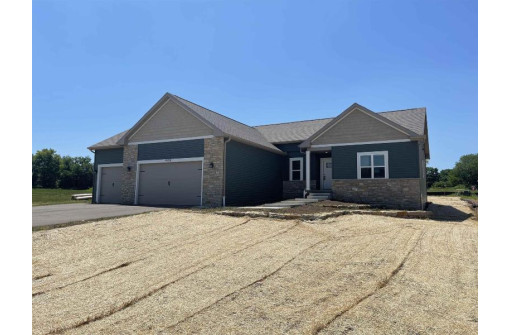 406 Teri Lee Ln, Orfordville, WI 53576