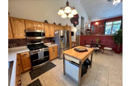 700 Windlach St, New Glarus, WI 53574