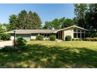 1925 Eastwood Ave Janesville, WI 53545-2607