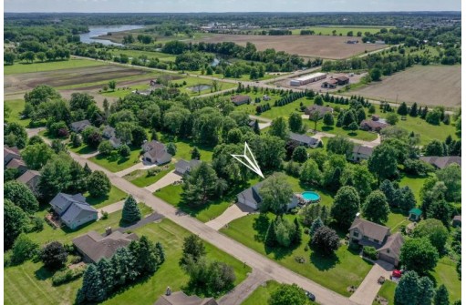 1743 Lunde Cir, Stoughton, WI 53589