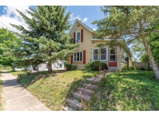 624 N Locust St Reedsburg, WI 53959