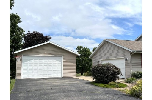 4513 E Pic A Dilly Dr, Janesville, WI 53546