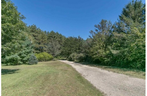 8081 Fortier Rd, Arena, WI 53503