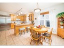 912 Stonehaven Dr, Sun Prairie, WI 53590