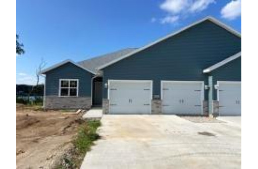 214 Baker Blvd, Beaver Dam, WI 53916