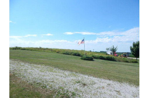 N3889 Marshview Rd, Markesan, WI 53946-8220