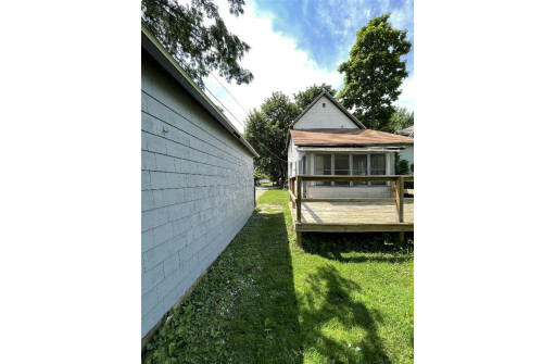 514 Elm St, Mauston, WI 53948