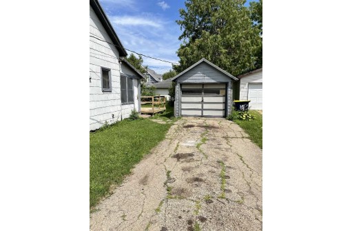 514 Elm St, Mauston, WI 53948