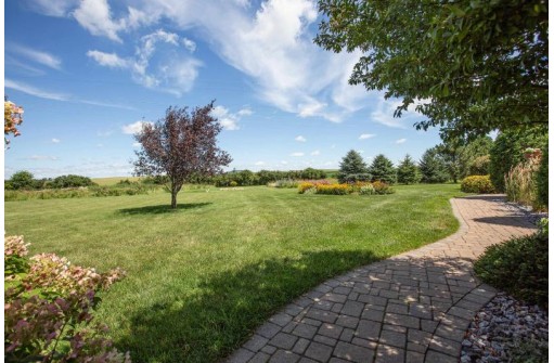 15465 Ipswitch Rd, Platteville, WI 53818