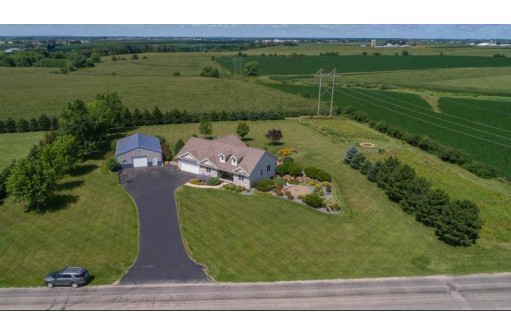 15465 Ipswitch Rd, Platteville, WI 53818