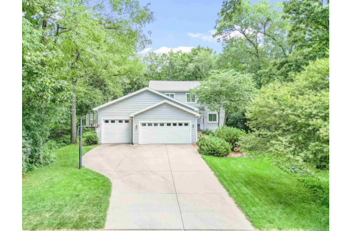 859 Pleasant Oak Dr, Oregon, WI 53575