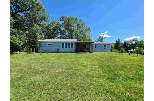 N6815 Jonathan Dr, Pardeeville, WI 53954