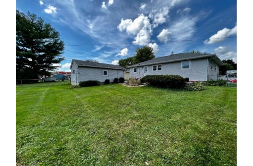 713 Columbia Ave, DeForest, WI 53532