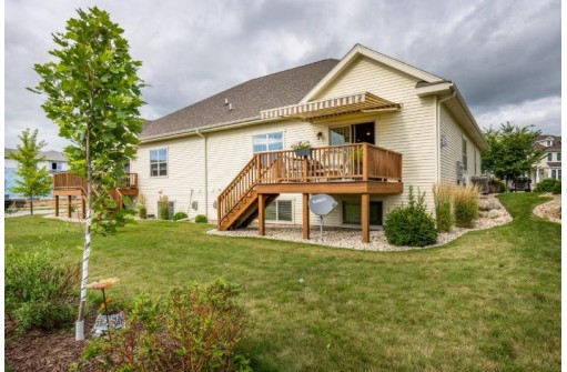 6795 Village Walk Ln 46, DeForest, WI 53532