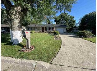 1776 E Briar Ln Beloit, WI 53511