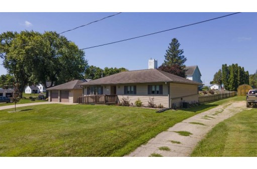 615 Medbury St, Kendall, WI 54638