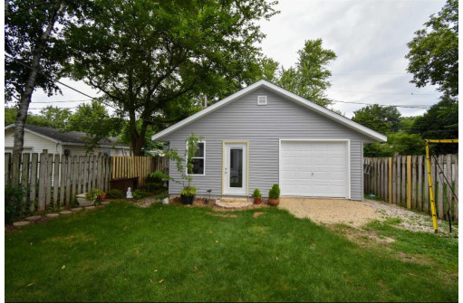 4218 Warwick Way, Madison, WI 53711