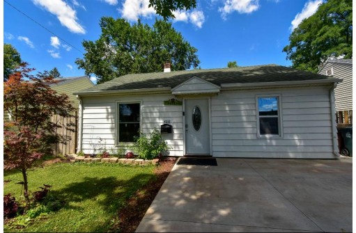 4218 Warwick Way, Madison, WI 53711