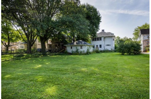 811 E Milwaukee St, Janesville, WI 53545