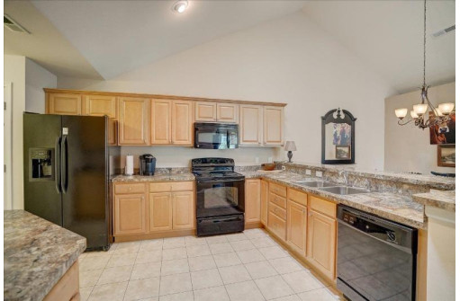 21 Pond View Way, Fitchburg, WI 53711