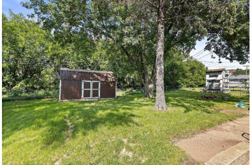 1762 Dell Dr, Beloit, WI 53511