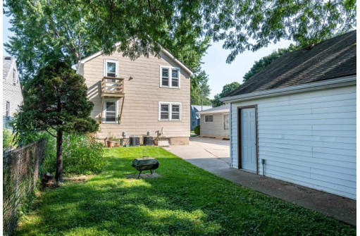 1717 Winchester St, Madison, WI 53704