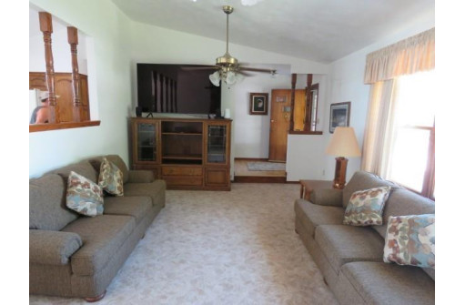 W10183 Del Bern Acres, Fox Lake, WI 53933-9511