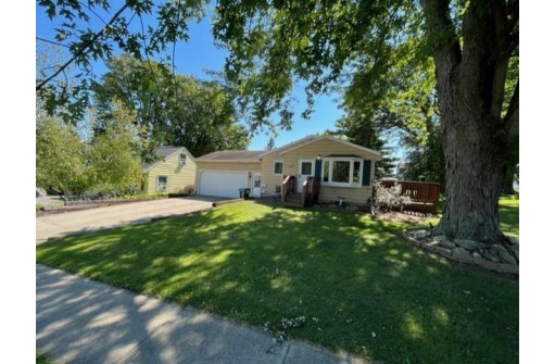 493 Griswold St, Ripon, WI 54971