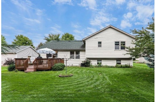 2024 Lincoln Ave, Stoughton, WI 53589