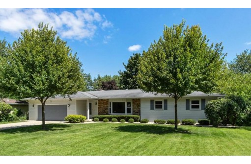 2792 Ledgemont St, Madison, WI 53711