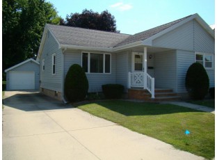 17 S Watertown St Waupun, WI 53963