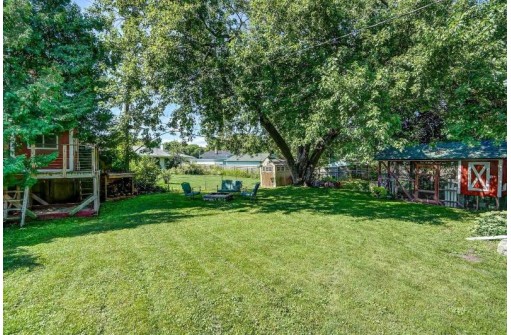 1313 Monica Ln, Madison, WI 53704