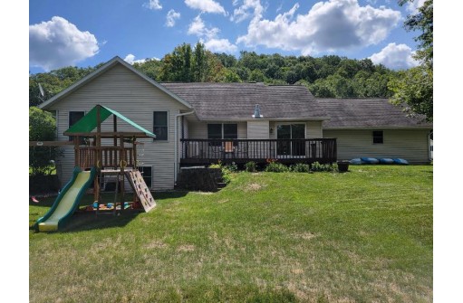 111 Doc Mac Dr, Boscobel, WI 53805