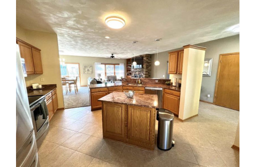 4132 Windmill Ln, Janesville, WI 53546