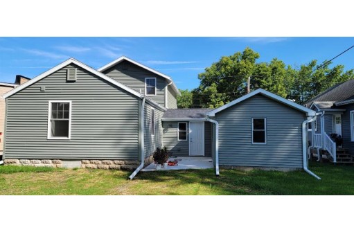 806 13th St, Brodhead, WI 53520