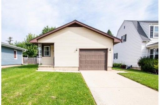 132 Charlton St, Beaver Dam, WI 53916