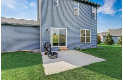 807 Goldfinch Ln, Marshall, WI 53559