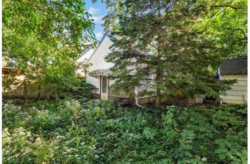 30 Anzinger Ct, Madison, WI 53704