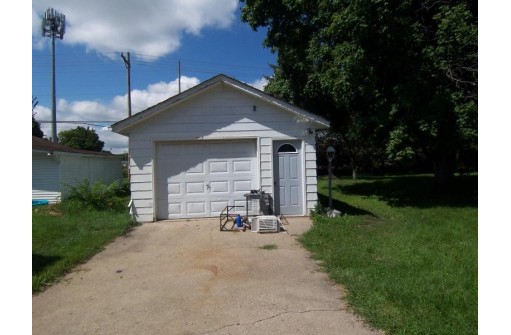 1722 Chapman Ave, Beloit, WI 51311