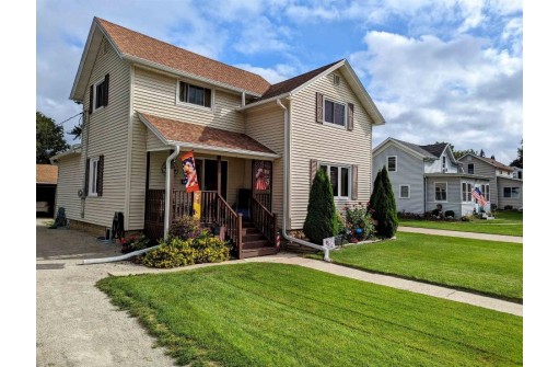 628 E Franklin St, Waupun, WI 53963