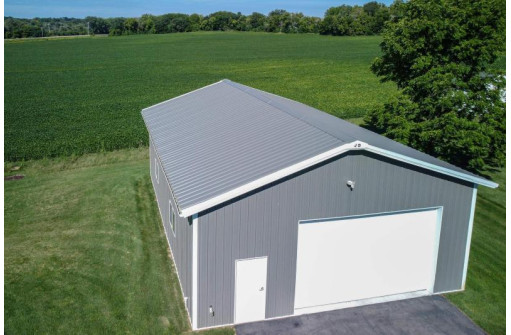 1823 S Brooklyn Dr, Stoughton, WI 53589