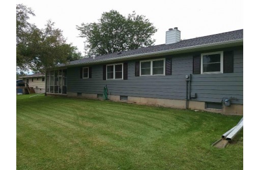 96 Strangeway Ave, Lodi, WI 53555